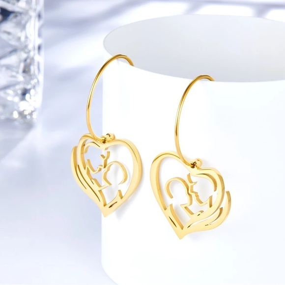 18k Gold Plated Heart Hollow Motherly Love Earrings - Picture 5 of 6
